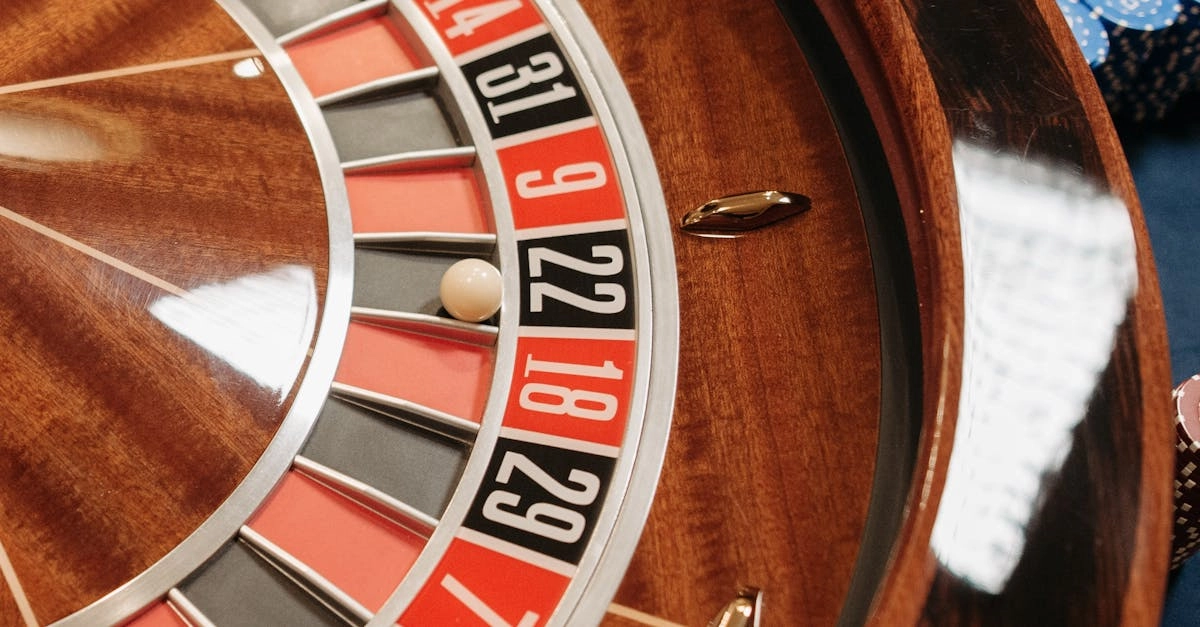 Колесо рулетки в казино как символ разумного подхода к азартным играм